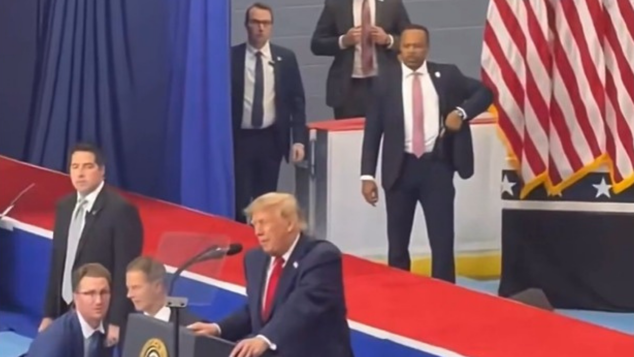 Was Trump in danger at Alaska rally? Viral Secret Service agents on ...