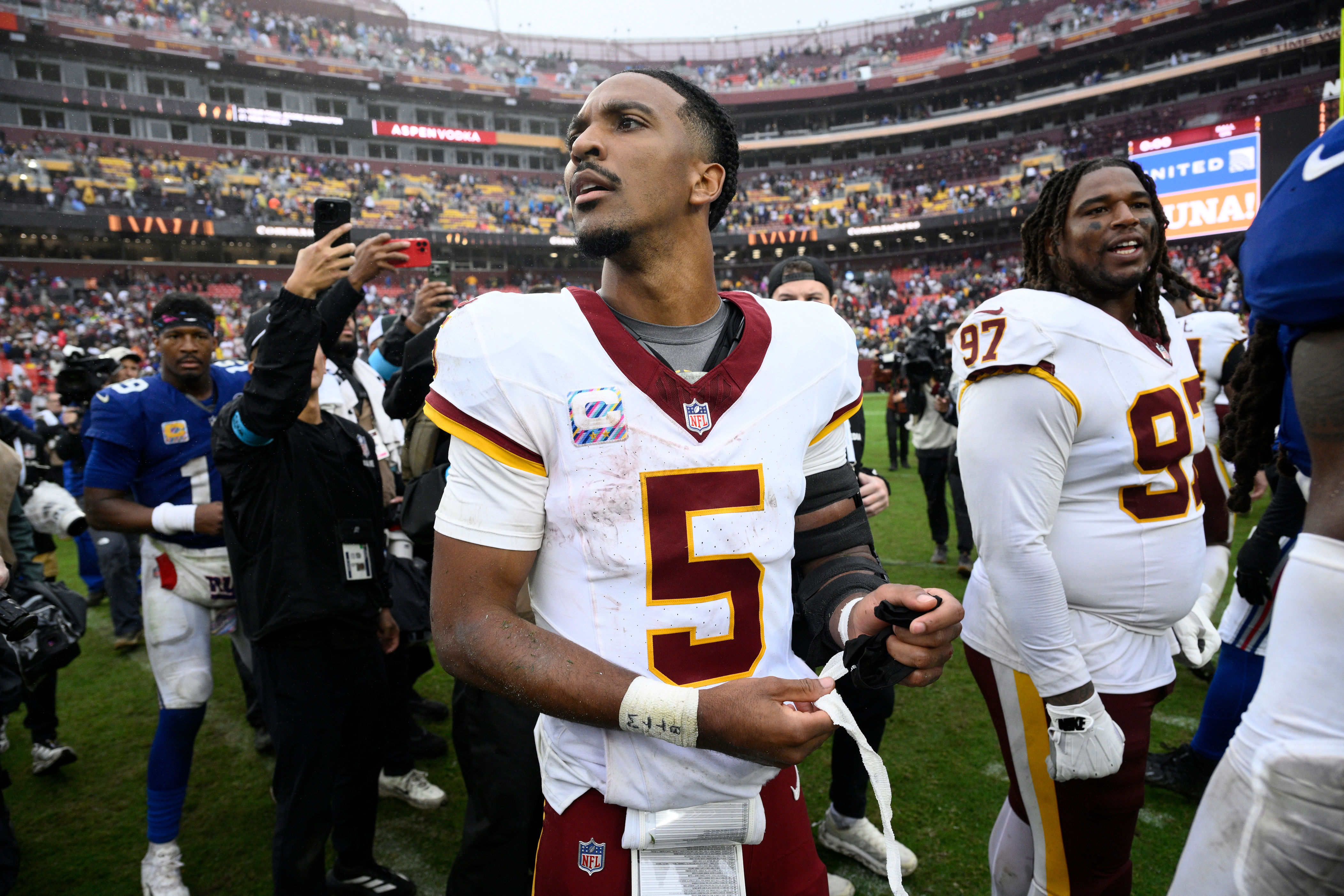 Jayden Daniels's poise under pressure and more X factors for Commanders vs. 49ers