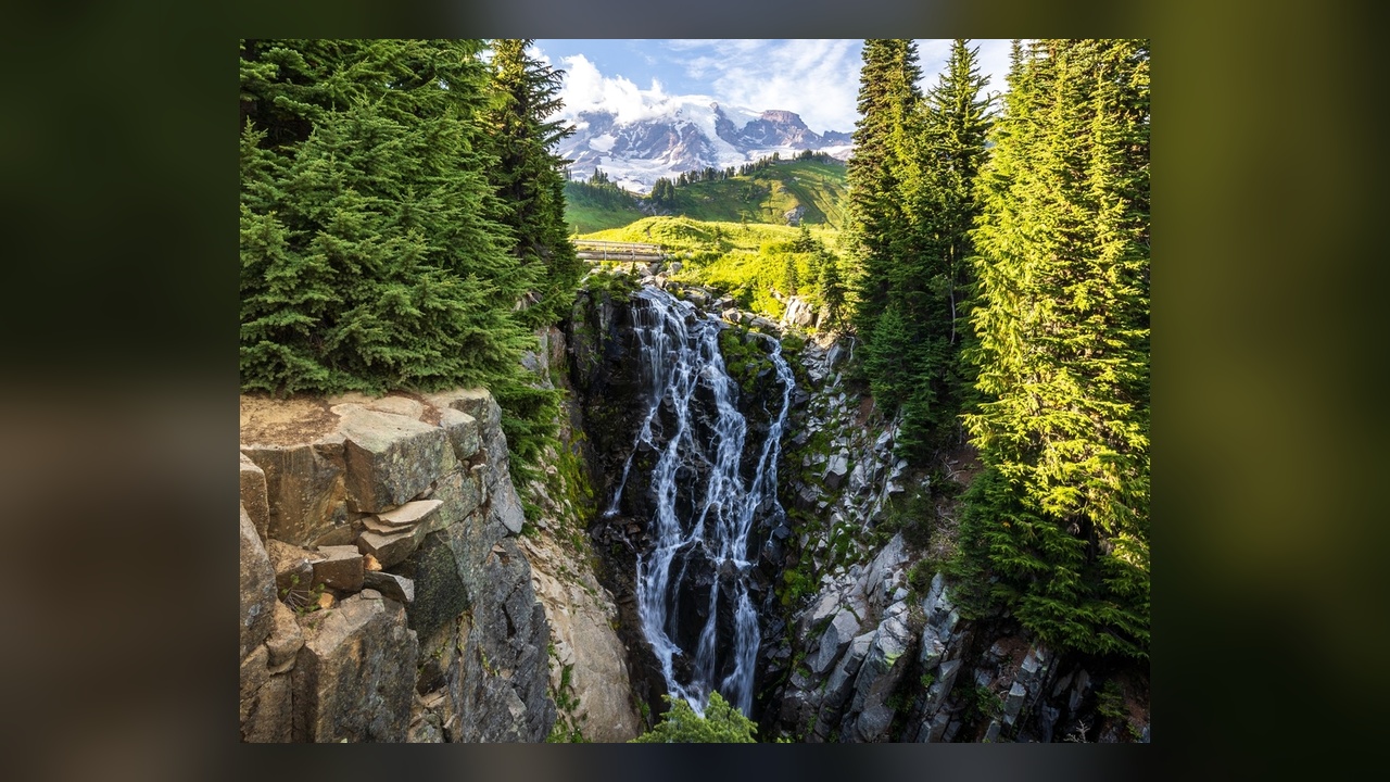This half-mile walk in Washington ends with Mount Rainier staring back ...