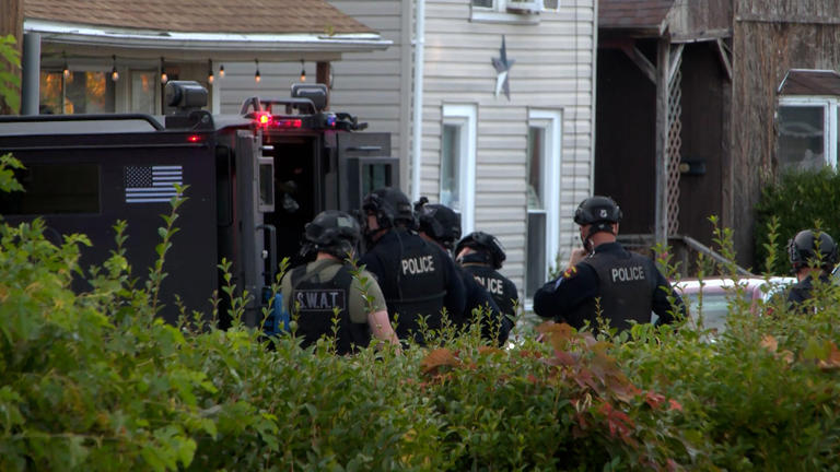 Pennsylvania man who killed family had controlled their movements and ...