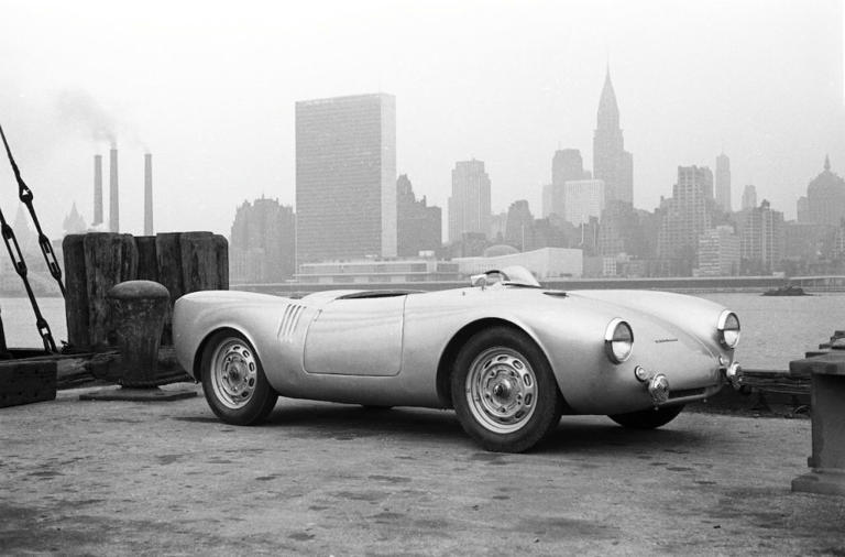 Porsche unveils its new flagship supercar concept the Mission S and it ...