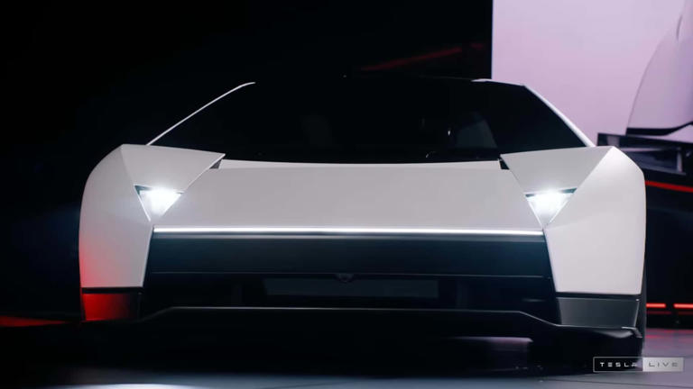 La Tesla Roadster est enfin là après près de neuf ans d'attente
