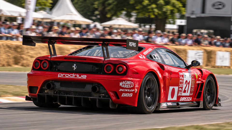 La Ferrari 550 Maranello GT1 reprend vie avec son V12 6,0 L