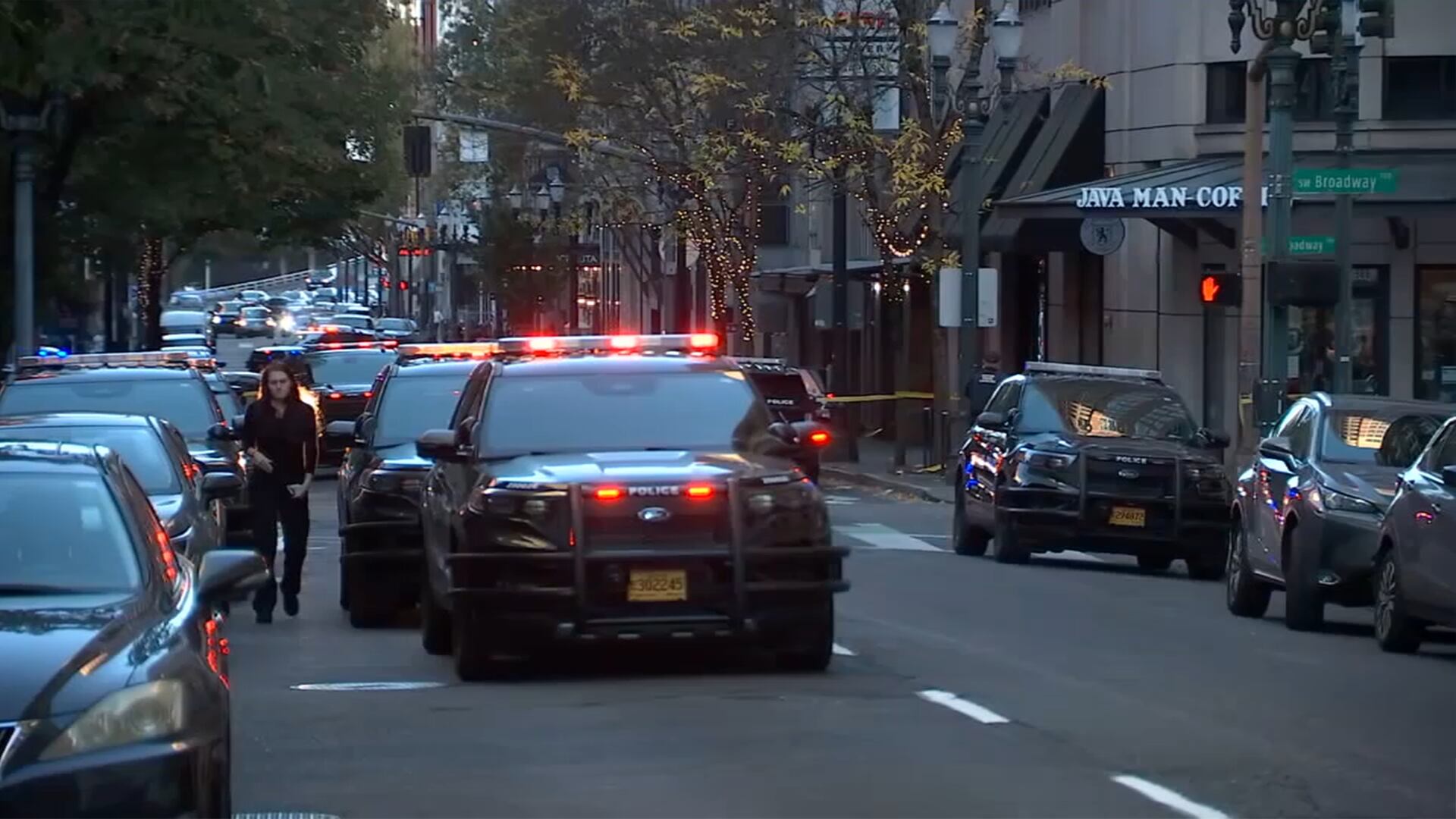 2 hurt in box cutter attack in downtown Portland; suspect shot, killed ...