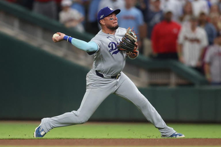Dodgers hero Miguel Rojas announces retirement as he plans to stay with ...