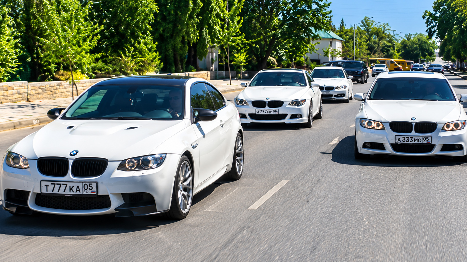 Welcher BMW klingt bei Beschleunigung in der Stadt am besten?