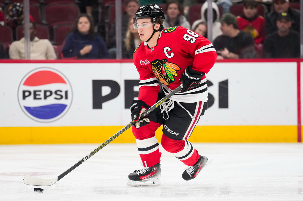 Levshunov scores in OT as the Blackhawks beat the Jets 4-3; Kane sets ...