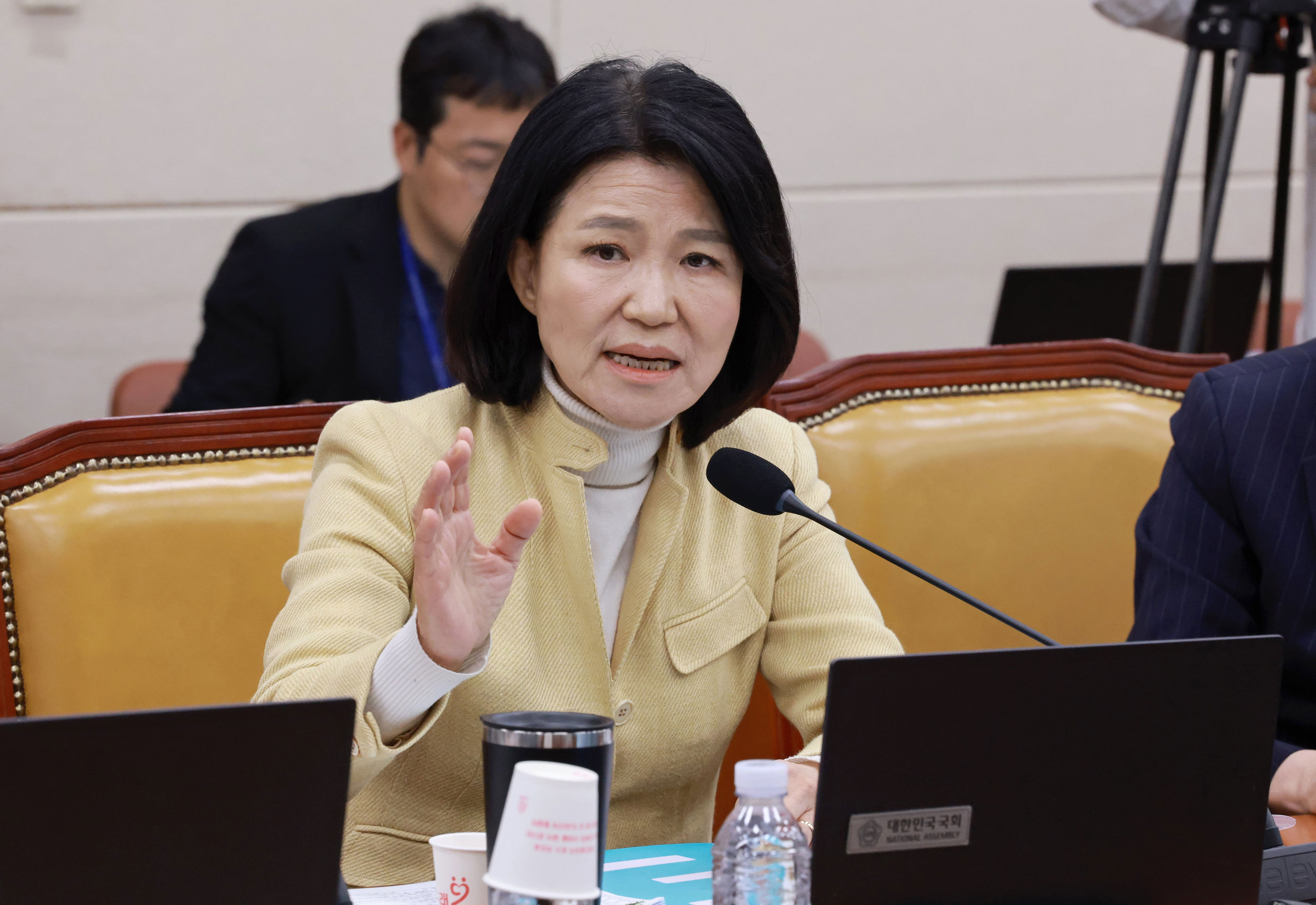 Parliamentary audit in disarray: Lee Jin-sook dispute, MBC boycott, KBS ...