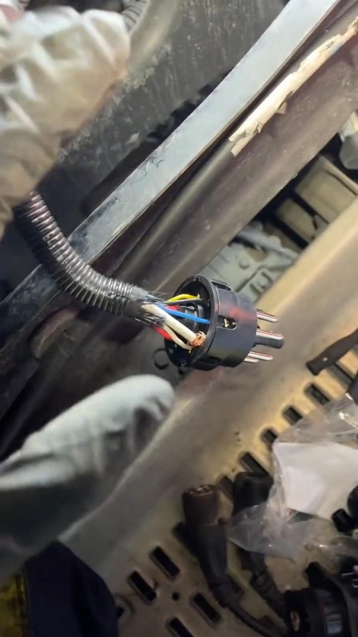 Easy trailer plug wiring hack to prevent common errors