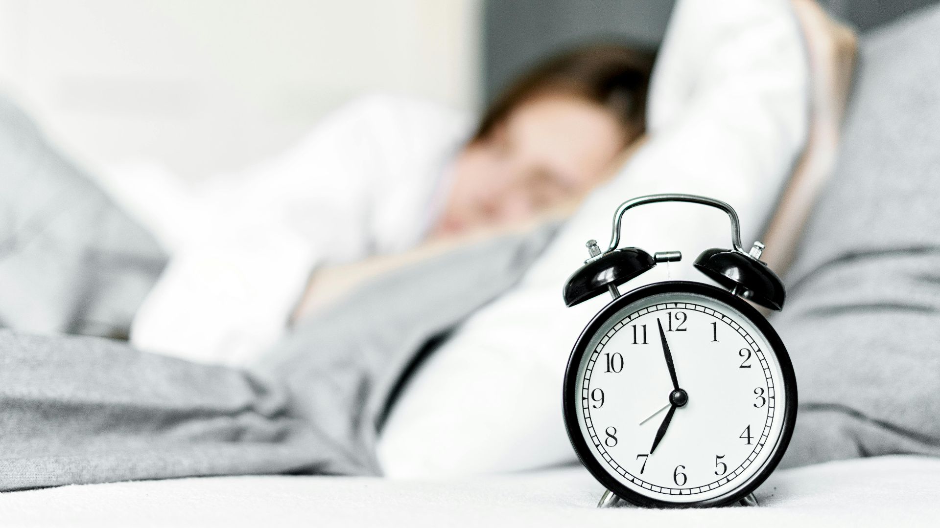 10 things that hurt your circadian rhythm & 10 things that help reset it