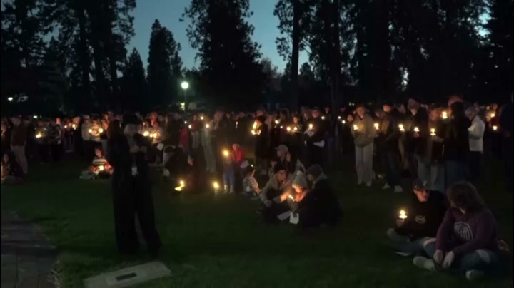 Candlelight vigil honours victims of Oregon school shooting