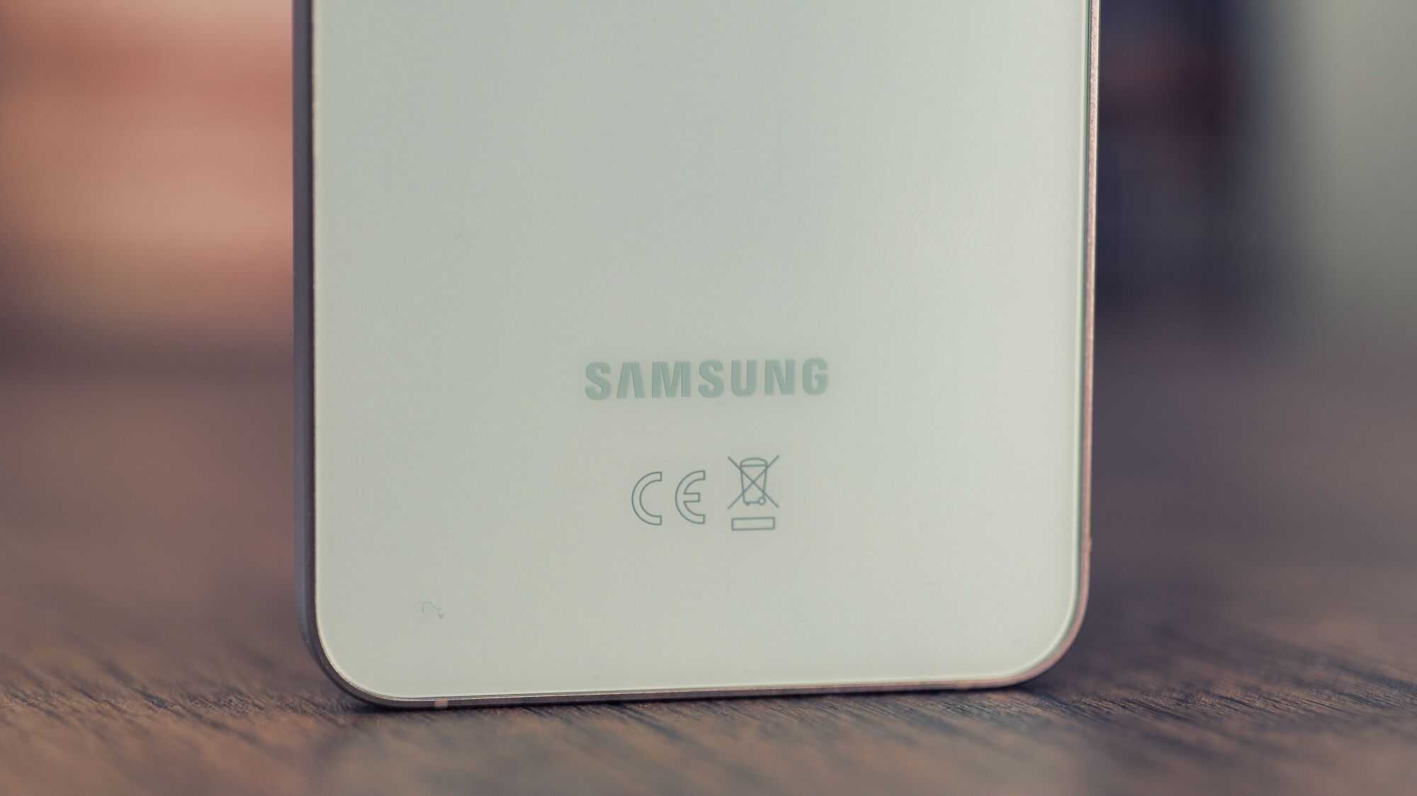 Google Play Store starts selling Samsung Galaxy phones