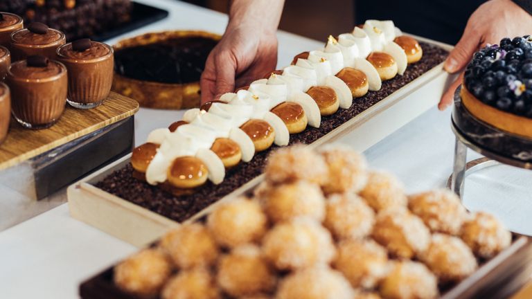 Le seul grand buffet de la Rive Gauche : le Mandarin Oriental Lutetia ...
