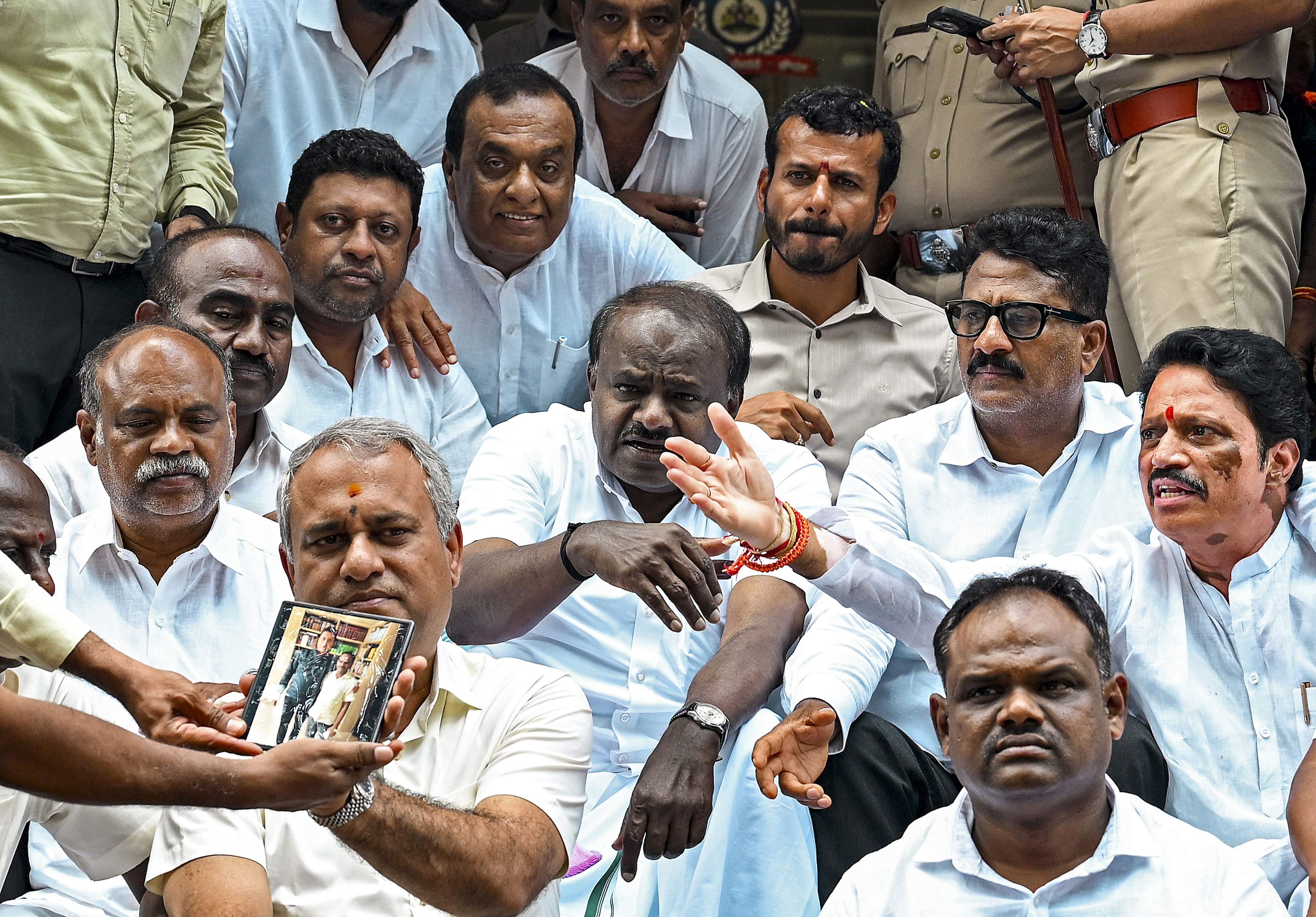 Kumaraswamy alleges K'taka CM, home min conspiring to implicate him in ...