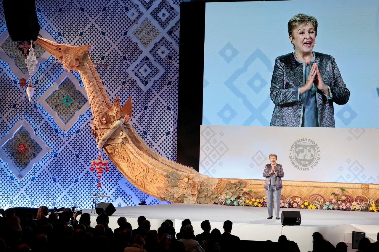 AI boom-or-bust scenarios loom large at World Financial Summit