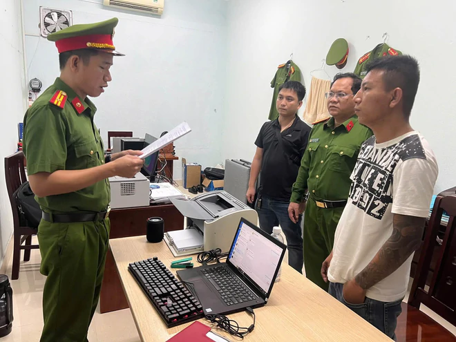 Người đàn ông bị bắt sau khi đăng clip bạo lực lên Facebook