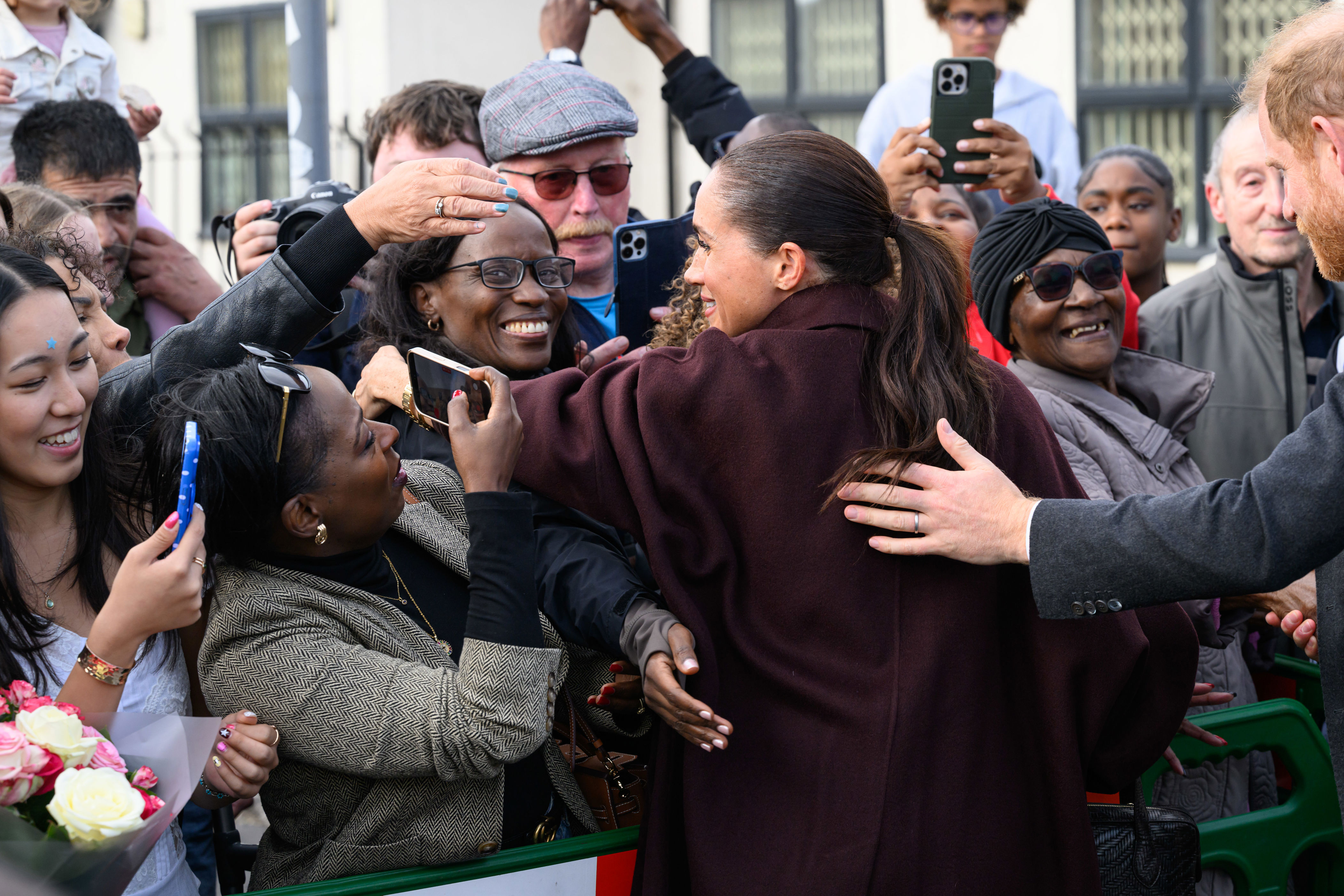 Royal comeback of royal zenuwen? Harry en Meghan stelen de show in ...