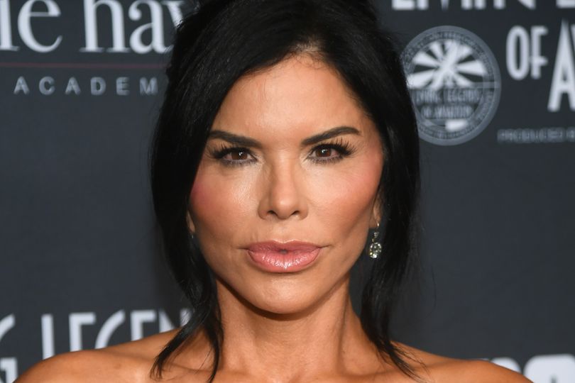 This is what Lauren Sanchez would look like now without plastic surgery ...
