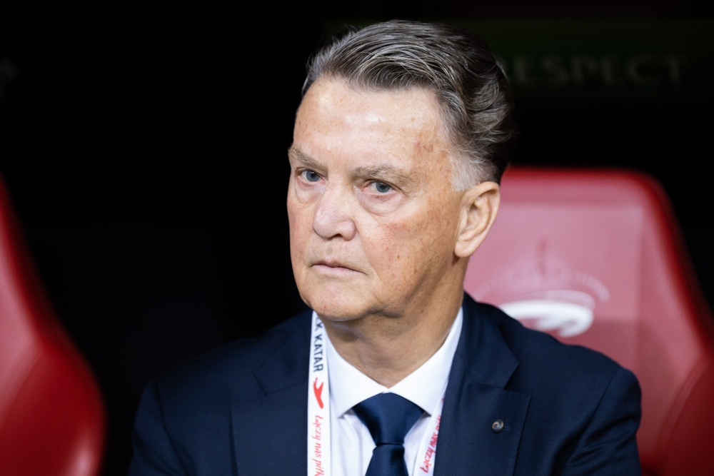 Louis van Gaal points finger at Manchester City over United sacking ...