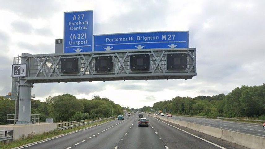 M27 shut Fareham-Portsmouth after motorcycle crash