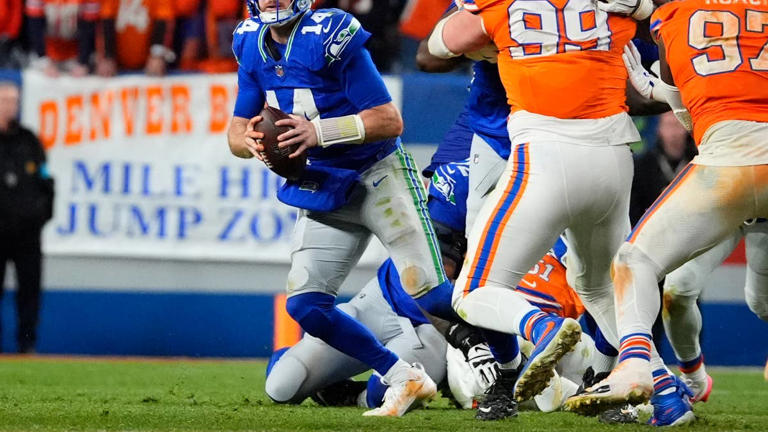 Sam Darnold keeps wasting a Seahawks defense that's good enough to win ...