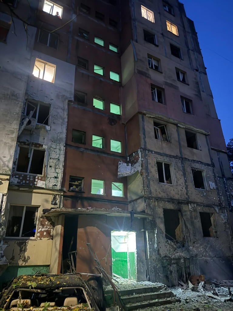 Russia strikes west of Ukraine: Casualties reported, cities left ...