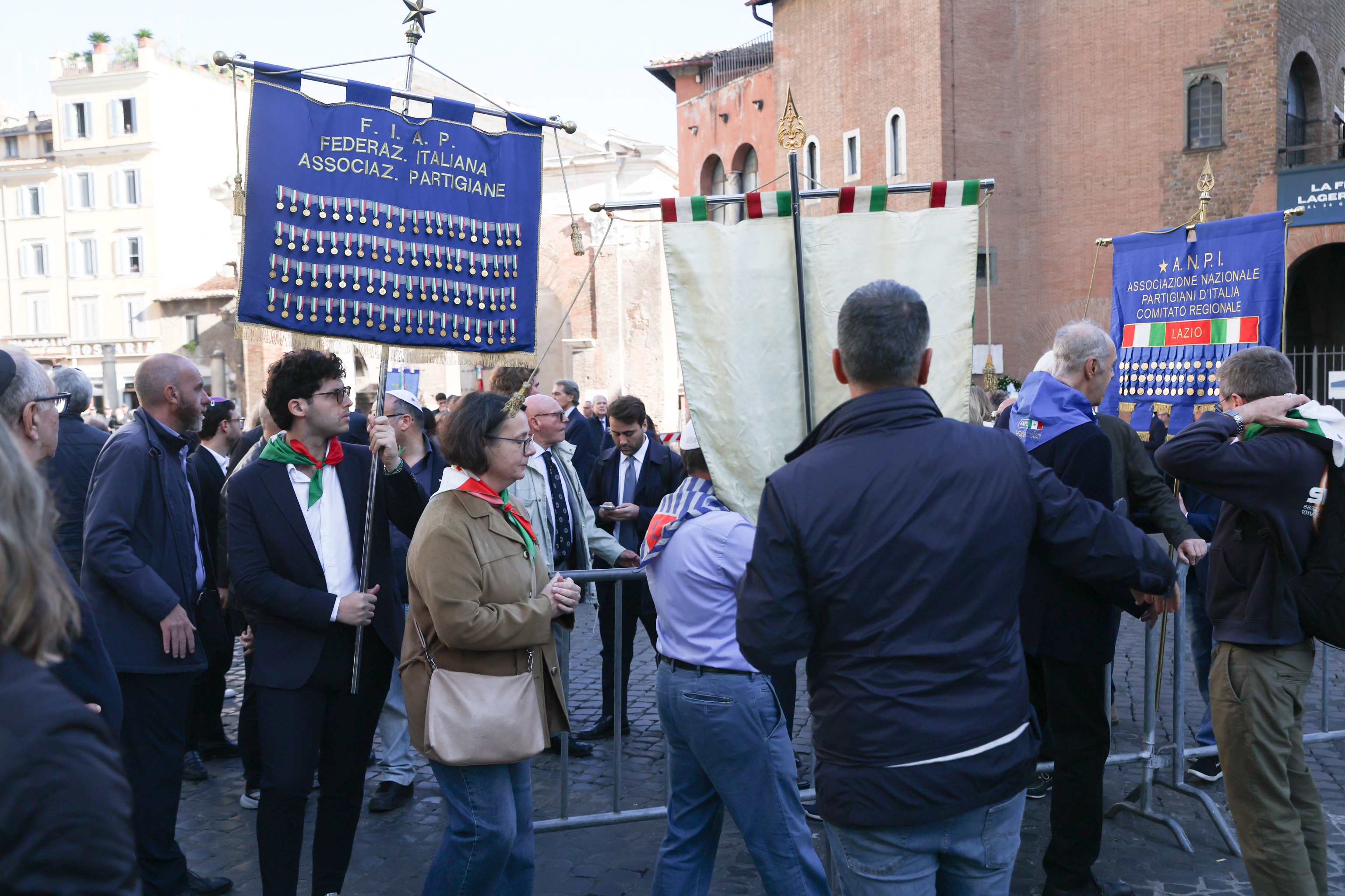 Tensions in Rome's Jewish ghetto on Nazi roundup anniversary, insults ...