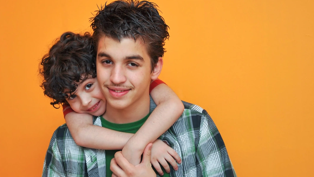 Older siblings found to boost adolescent development