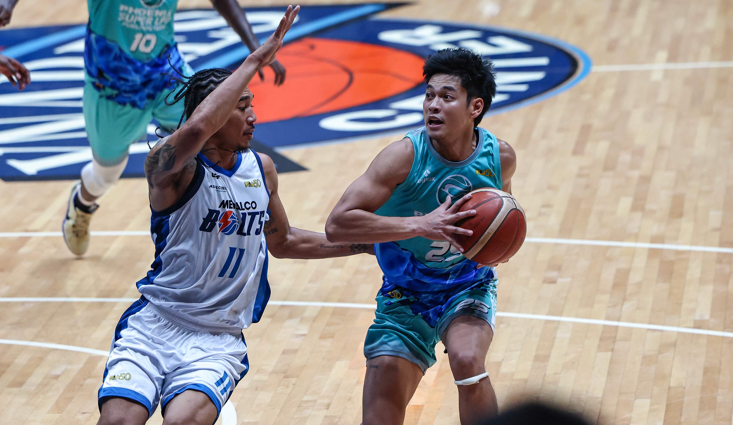 PBA: Ricci Rivero leads Phoenix comeback win over Meralco