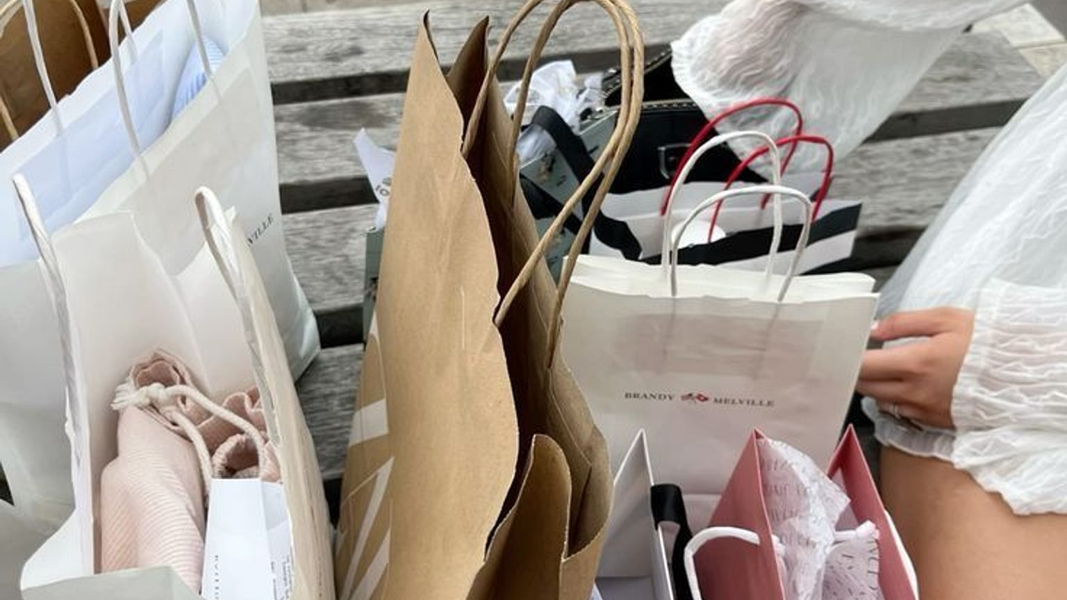 Shoppen begint voor jonge Belgen steeds vaker bij ChatGPT