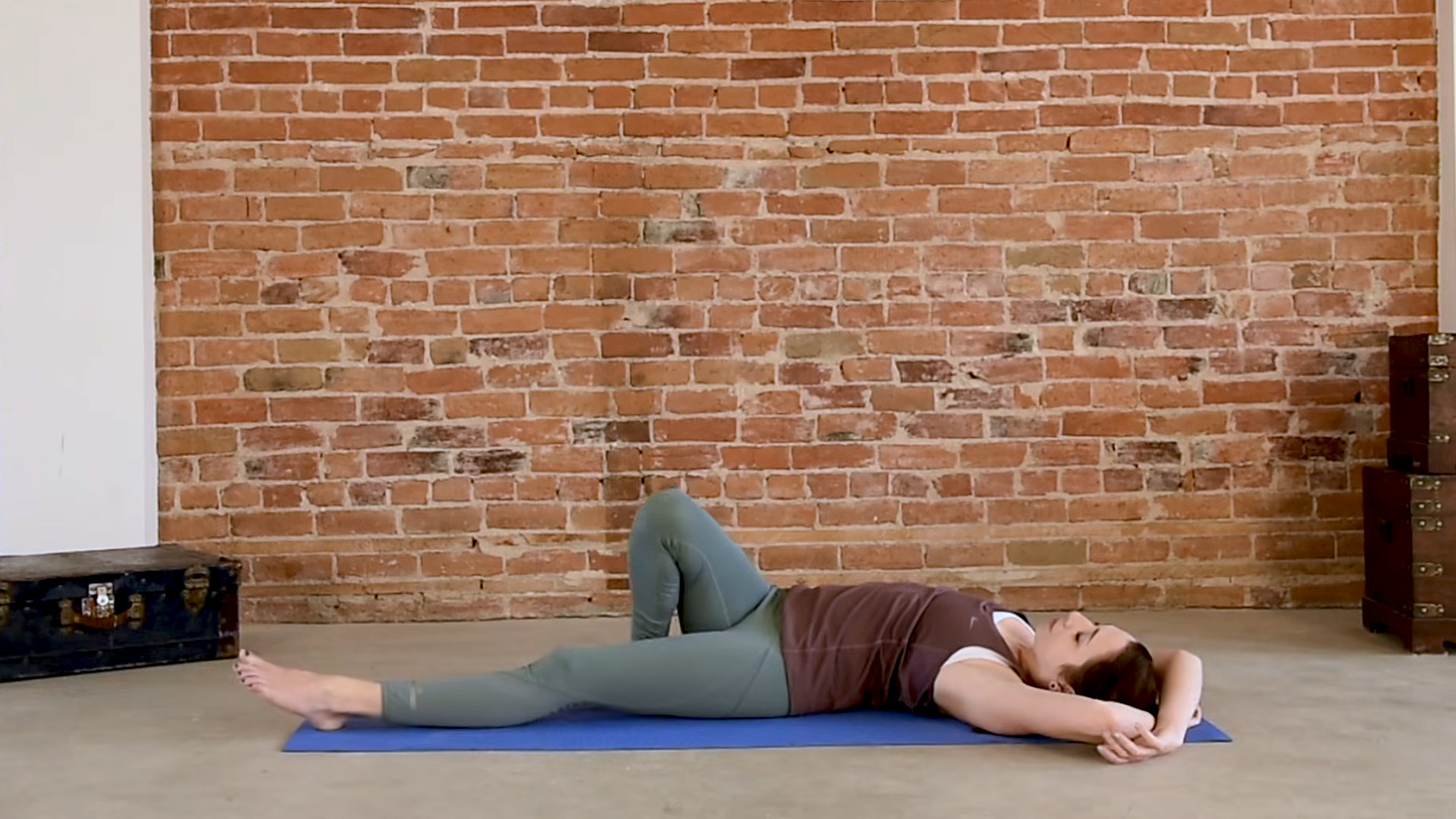 30 minute yin yoga class for spleen and stomach meridians