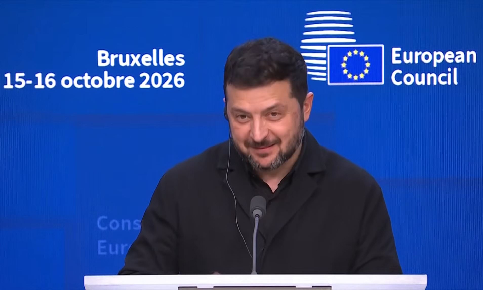Zelensky smirks when asked about Trump's slumping popularity and ...