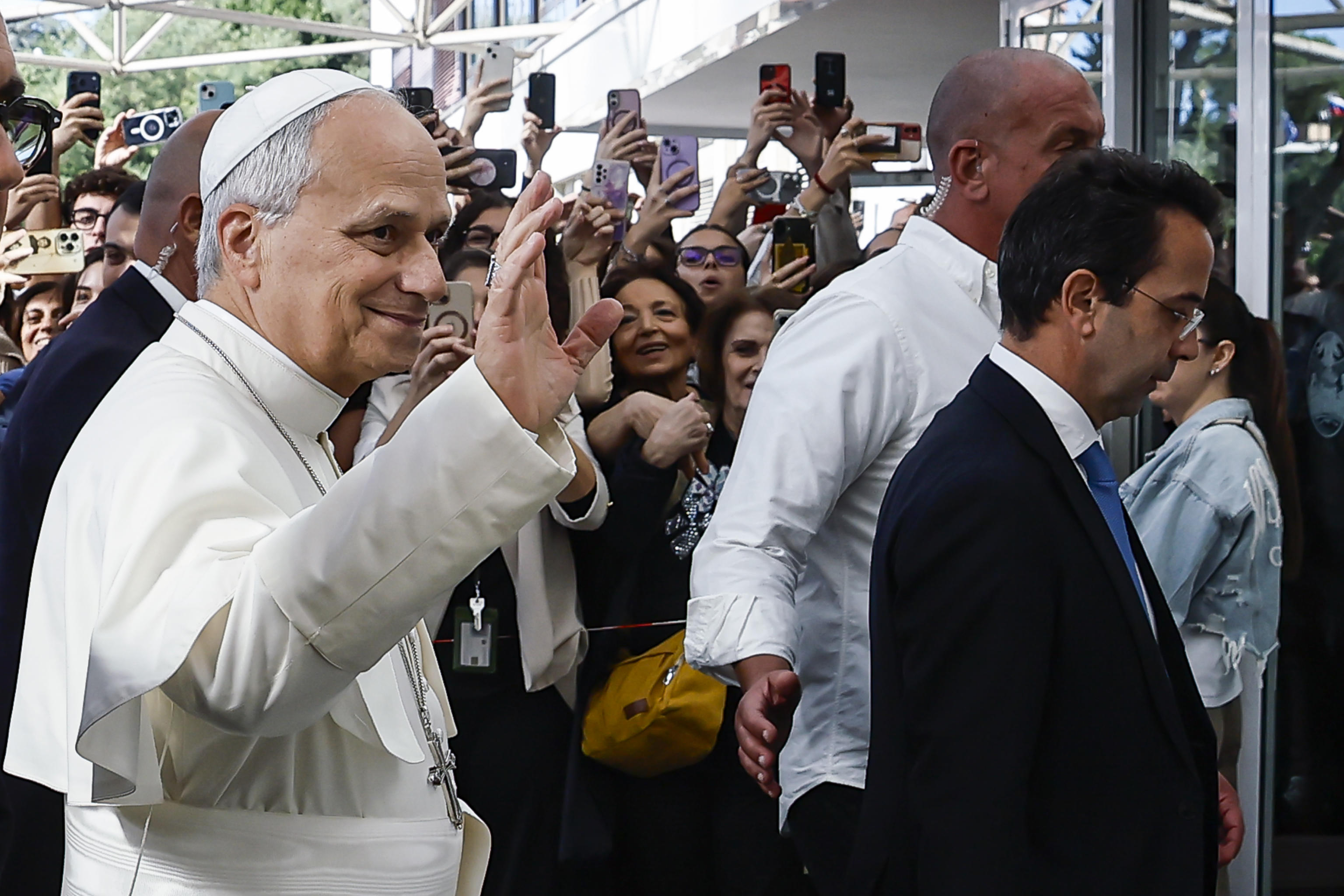 Papa Leone XIV 'intollerabile che il pane sia un privilegio'
