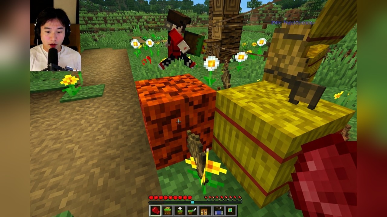 A player tries to survive Minecraft Herdcraft without an inventory