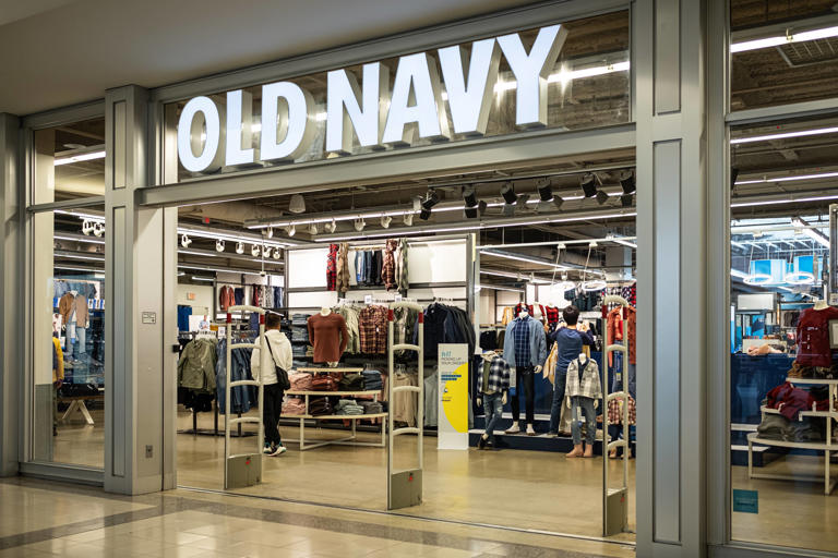 This $10 'Aliens' T-shirt is Old Navy's nostalgic throwback to 1986