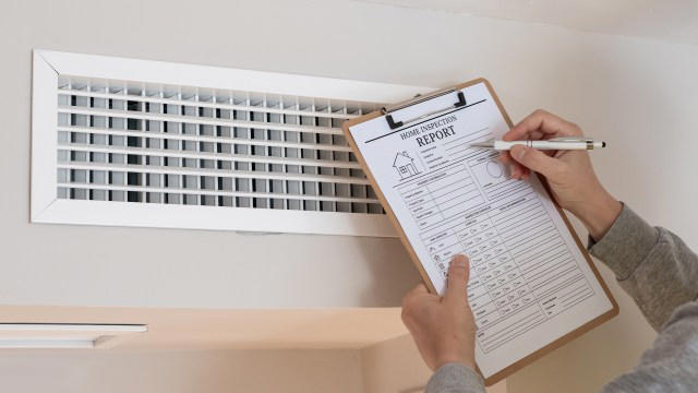 Homebuyer's inspection flags old HVAC, termite history, and little room ...