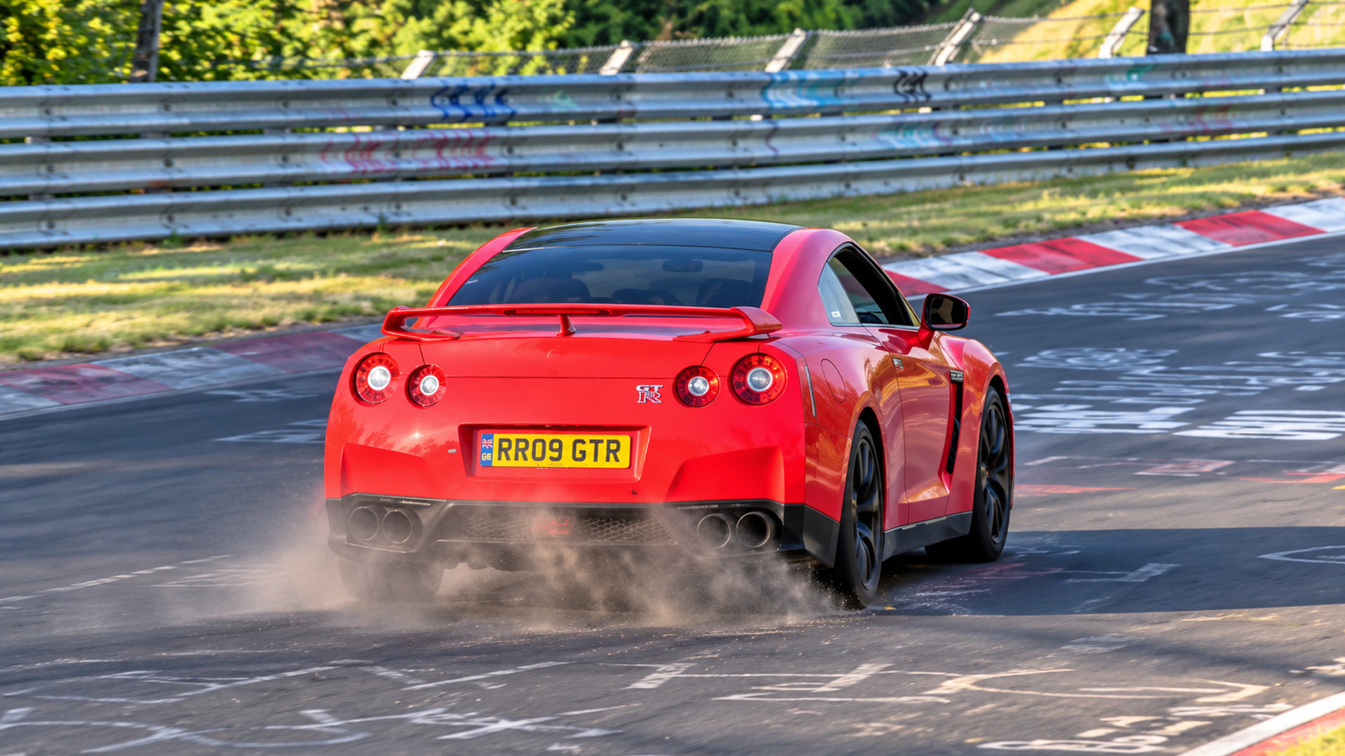 Nissan GT-R unleashes thunderous exhaust sounds on track