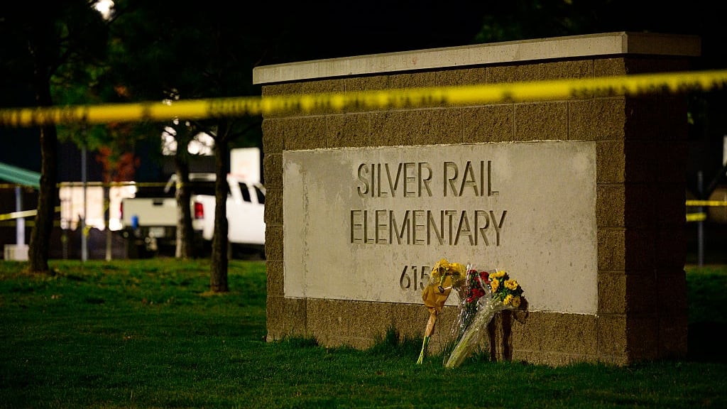 3 children, teacher killed in Oregon school shooting; gunman killed