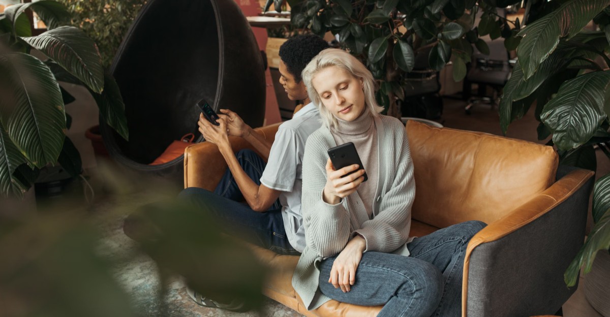 12 dating behaviors that can become tiring as a relationship develops