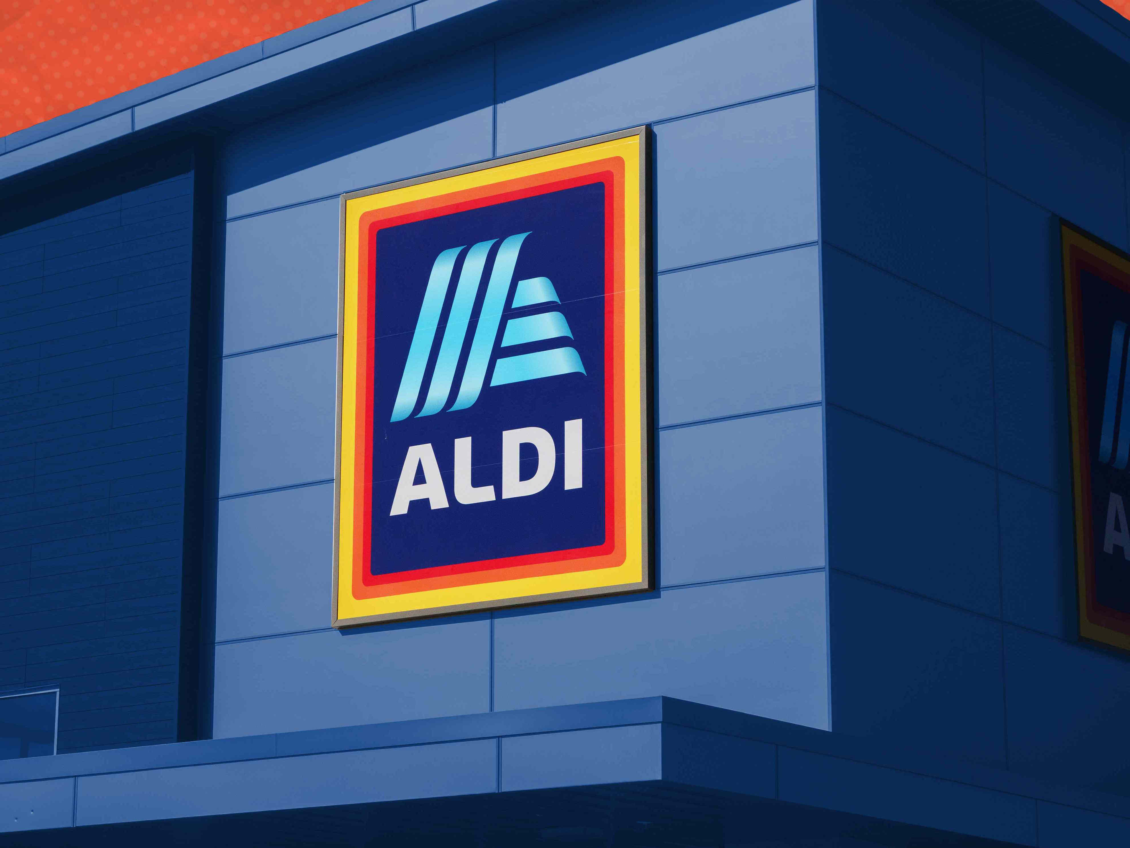 Aldi’s new $5 holiday glassware looks like it came from Crate & Barrel