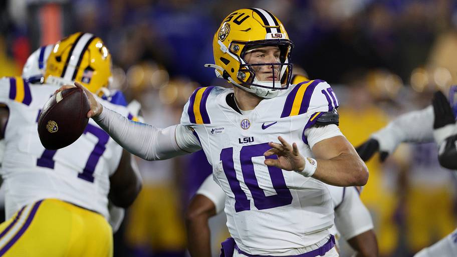 7 college football quarterbacks who should stay in school ahead of 2027 ...