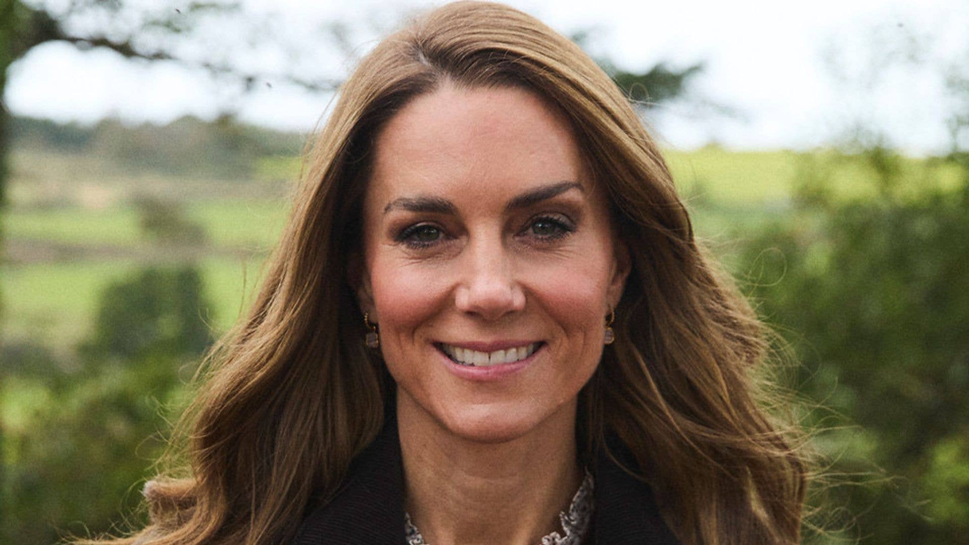 Princess Kate poses for new portraits on secret trip away with Prince ...