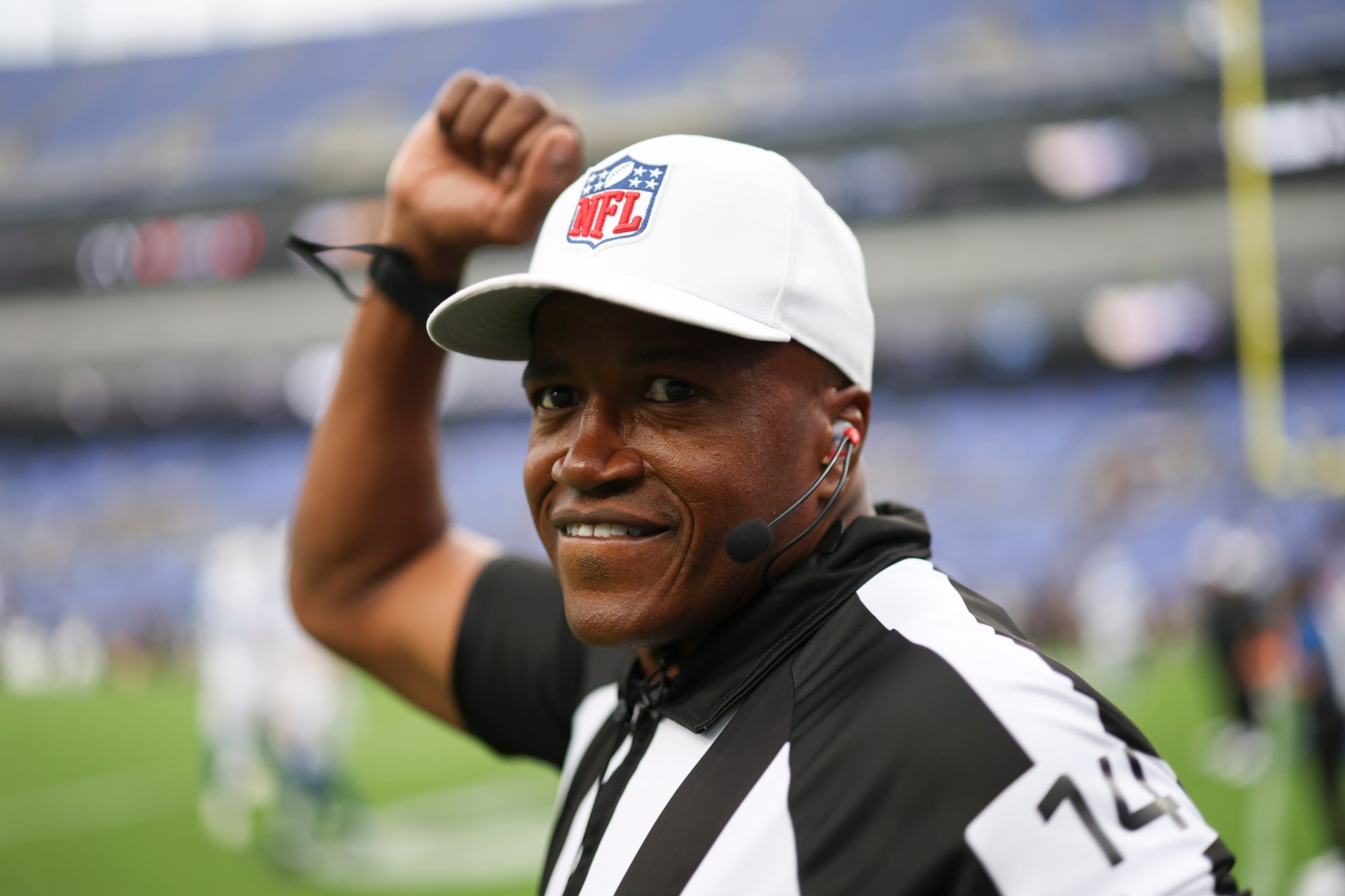 Despite making over $200,000 a year, many NFL referees still hold full ...