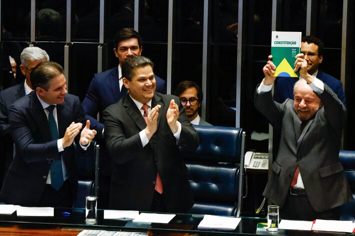 O presidente da República, Luiz Inácio Lula da Silva, em cerimônia de promulgação da PEC que acaba com a escala 6x1 Foto: Wilton Junior/Estadão