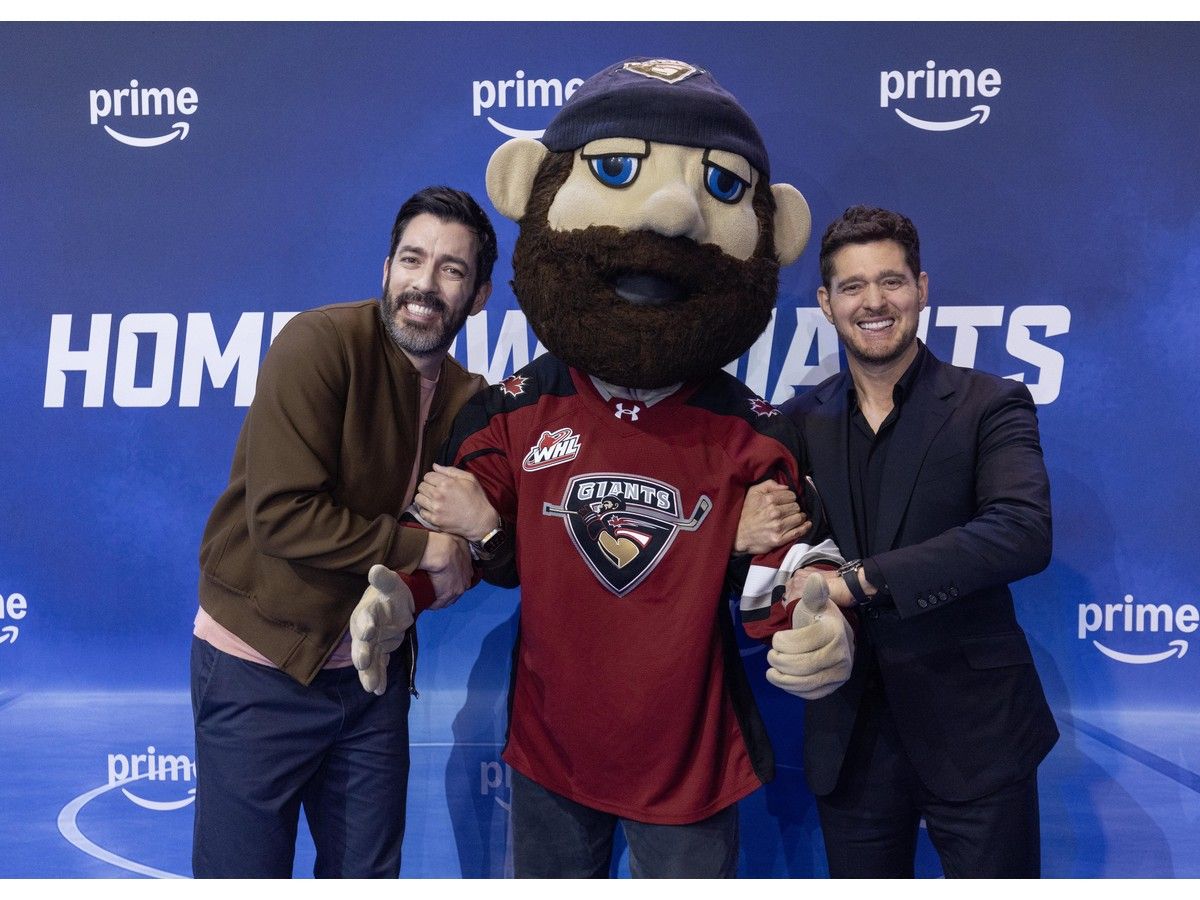 Michael Bublé and Property Brothers' Drew Scott stop by Langley to ...