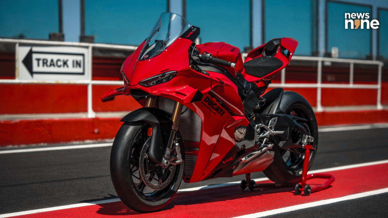2027 Ducati Panigale V4 unveiled; engine, chassis and electronics get ...