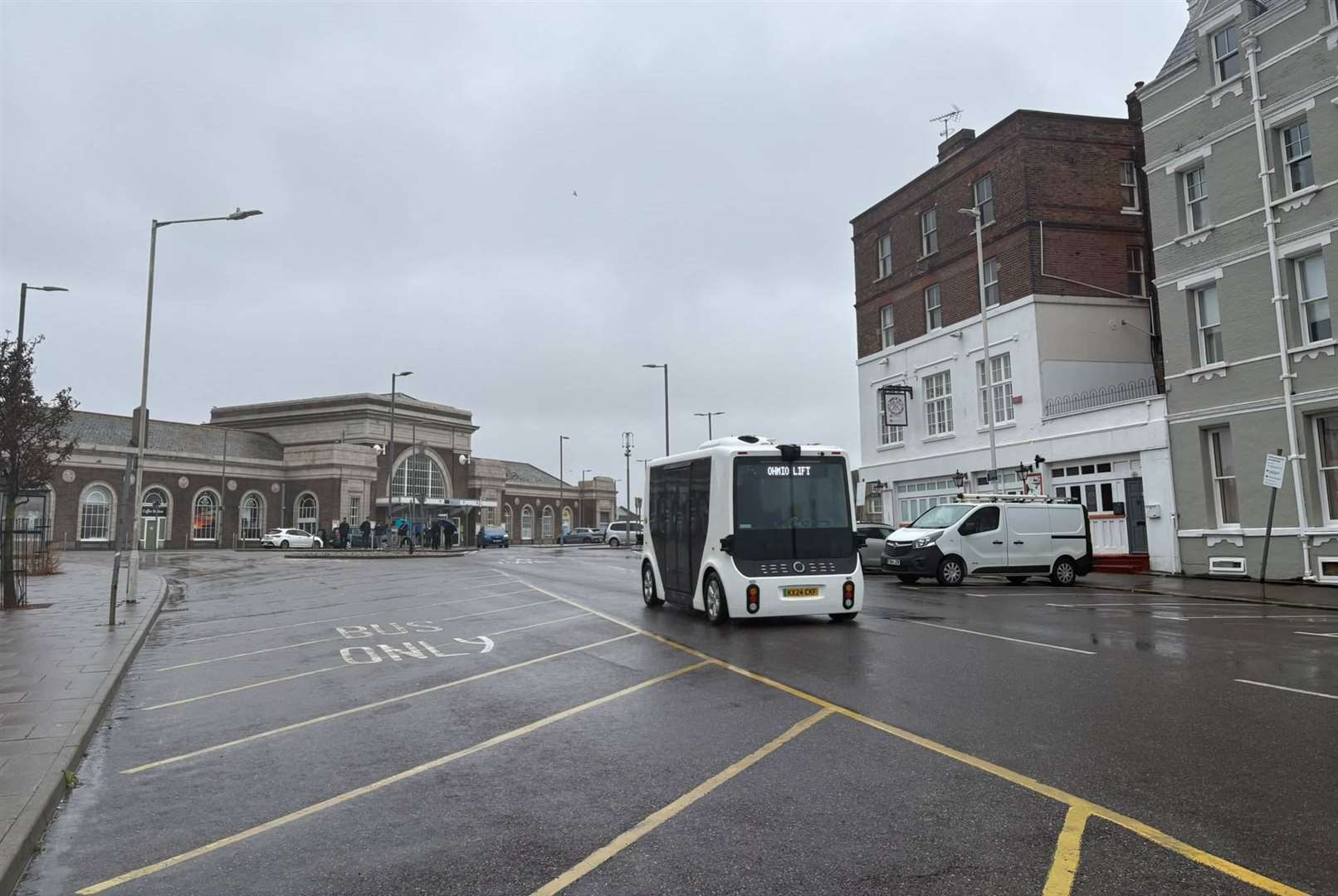Driverless vehicle Ohmio LIFT takes to the road in Margate, making Kent ...