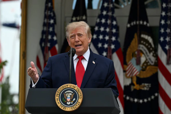 Ông Trump cảnh báo tấn công 'pháo đài hạt nhân' ngầm của Iran