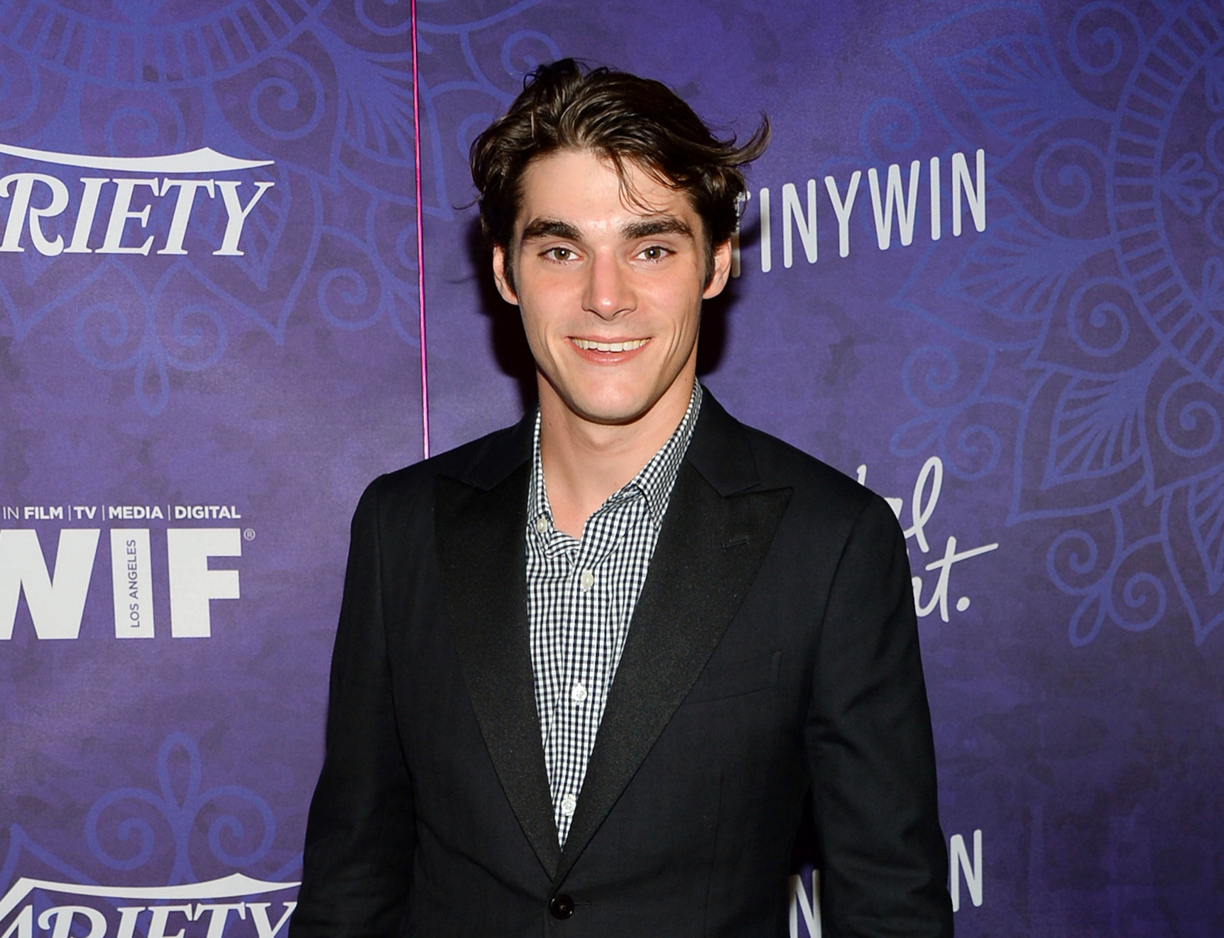 Breaking Bad star RJ Mitte’s mother reveals heartbreaking details of ...