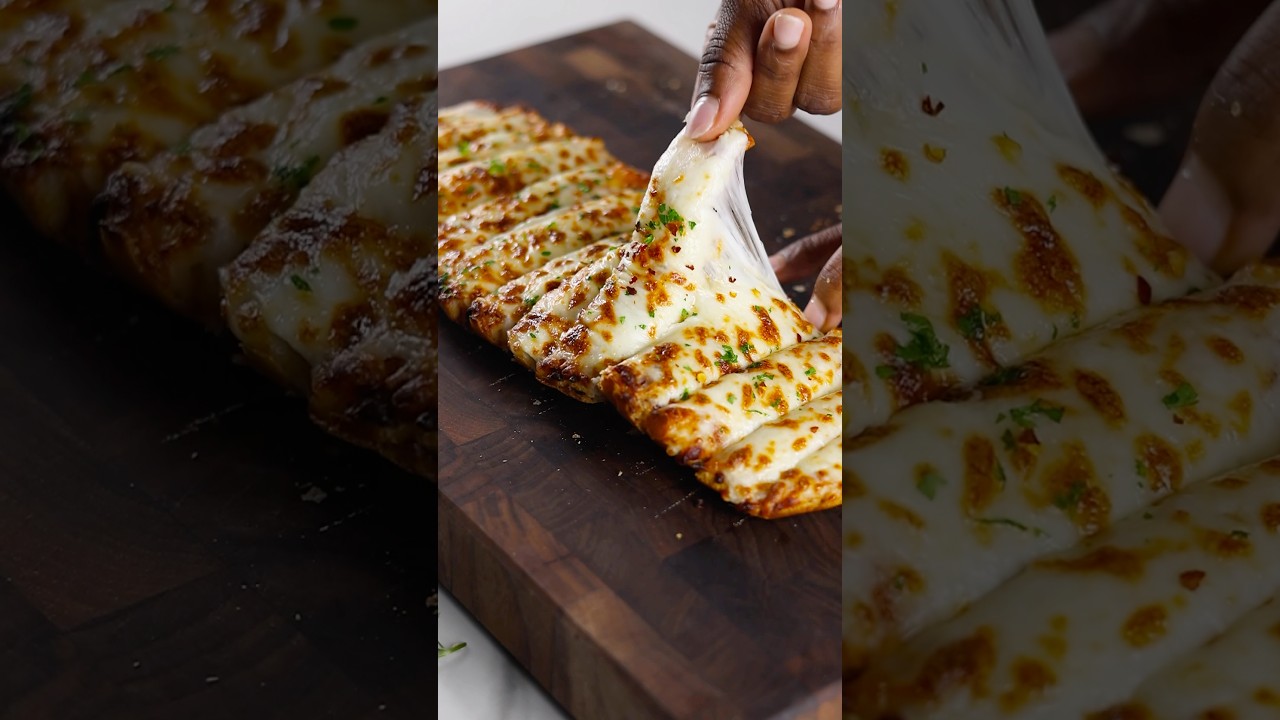 I made cheesy garlic bread with a twist 🧄🧀